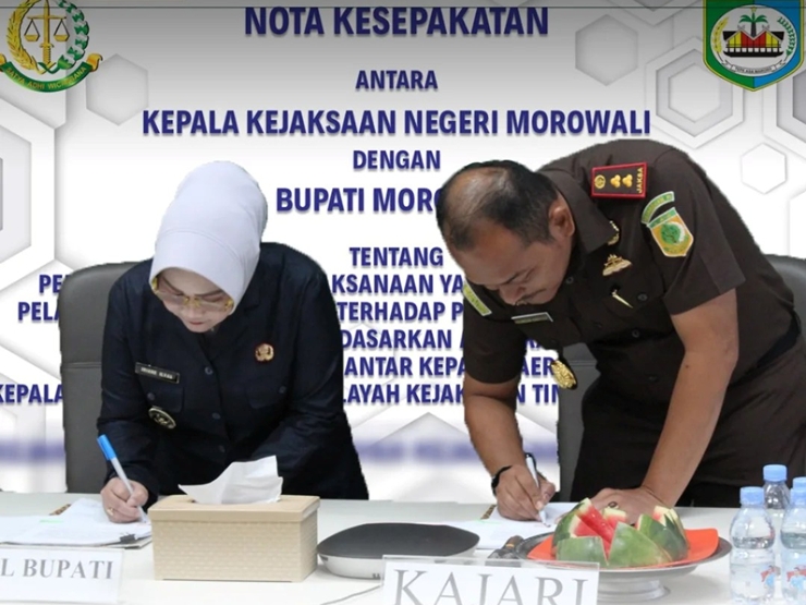 Penandatanganan Nota Kesepakatan Antara Kepala kejaksaan Negeri Morowali dengan Bupati Morowali